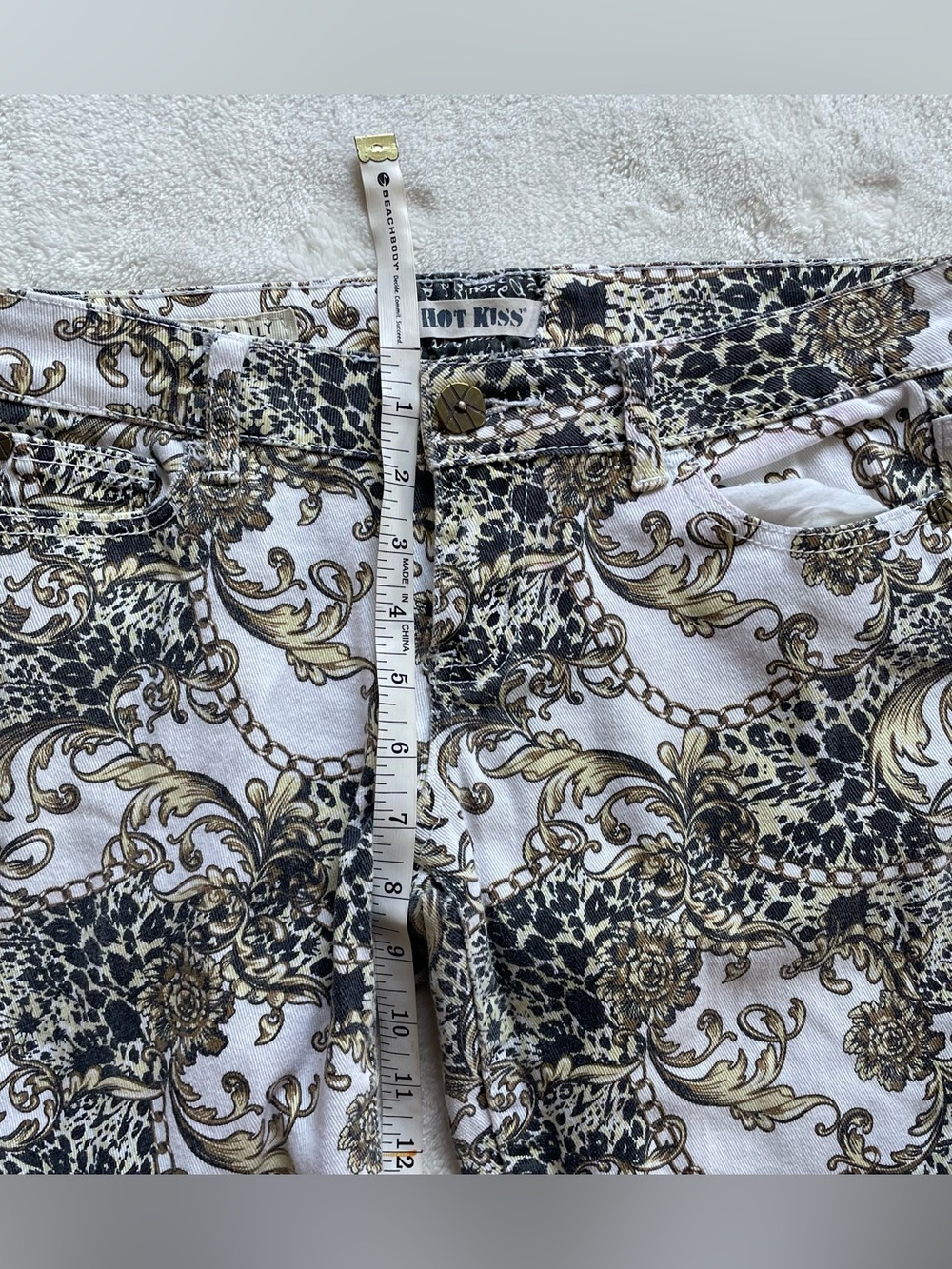 HOT KISS Skinny Lilly White and Gold Decor Print Jeans size 7 - Picture 10 of 13